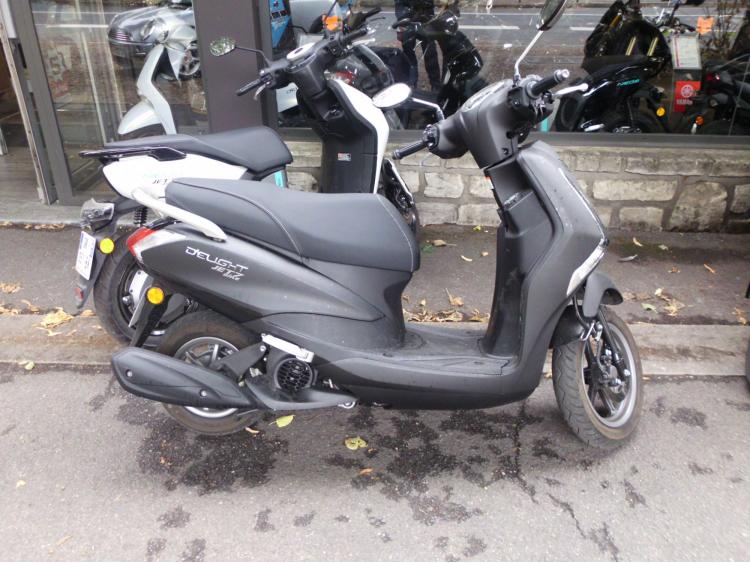 YAMAHA D'ELIGHT