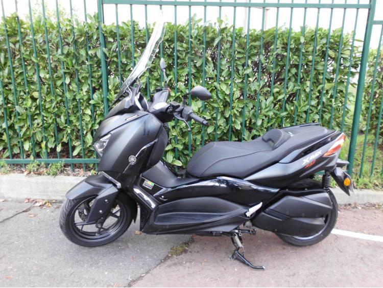 YAMAHA XMAX 300 Tech Max