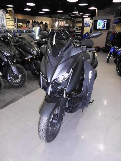 YAMAHA XMAX 300