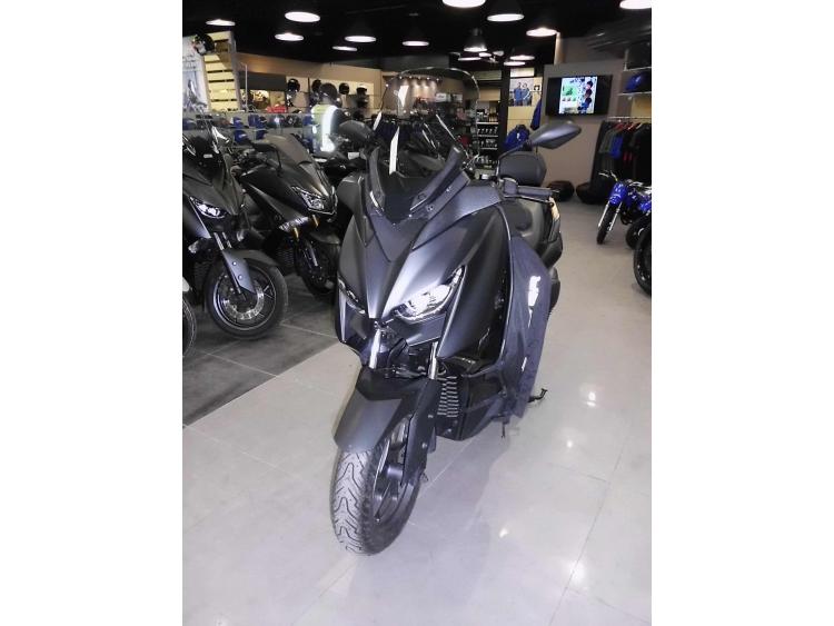 YAMAHA XMAX 300