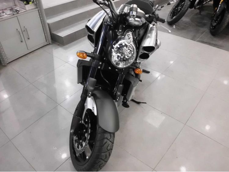 YAMAHA V-MAX 1700