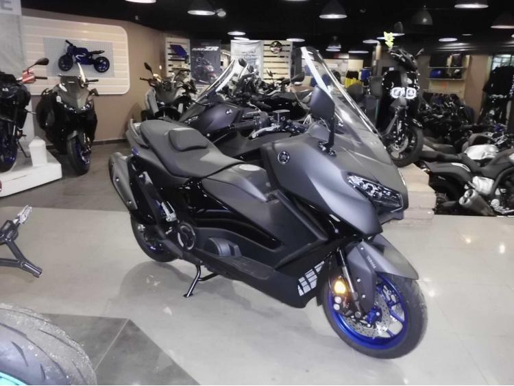 YAMAHA XP T-MAX 560