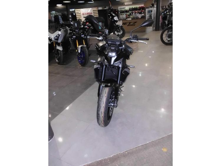 YAMAHA MT-09