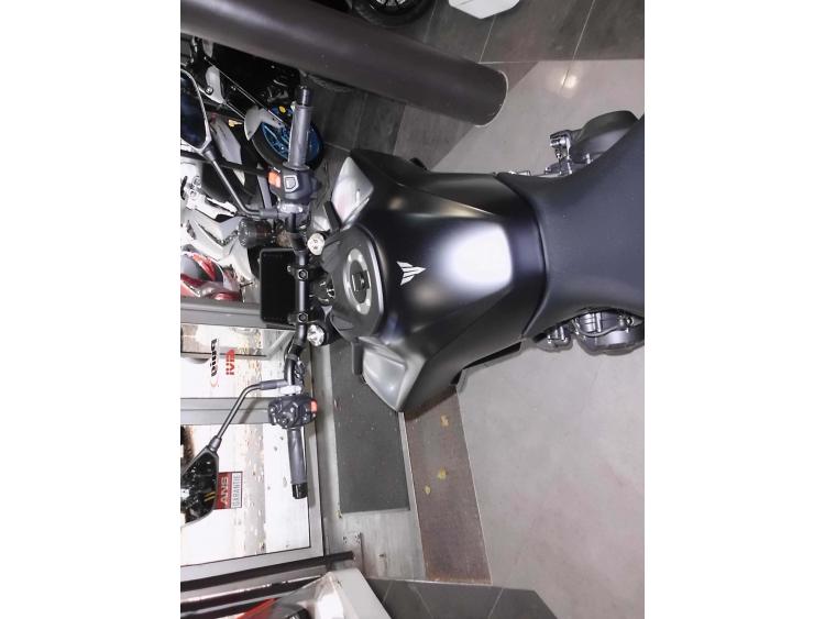 YAMAHA MT-09